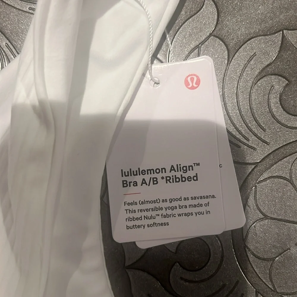 NWT 🍋Lululemon White Align Bra Ribbed Size 4